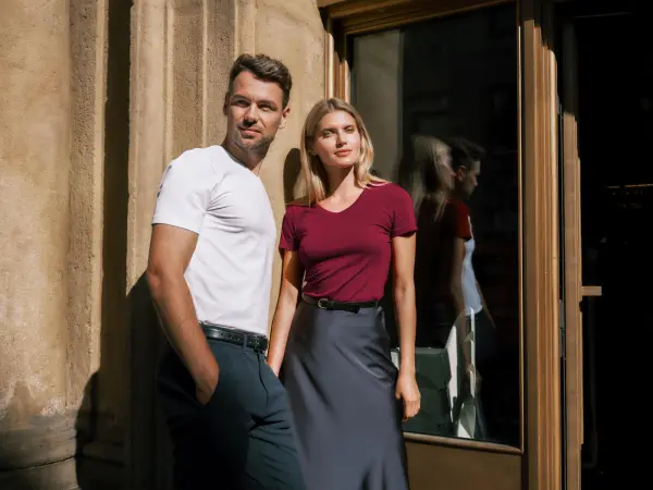 MALFINI Action V-neck 700 tričko pánske garnet